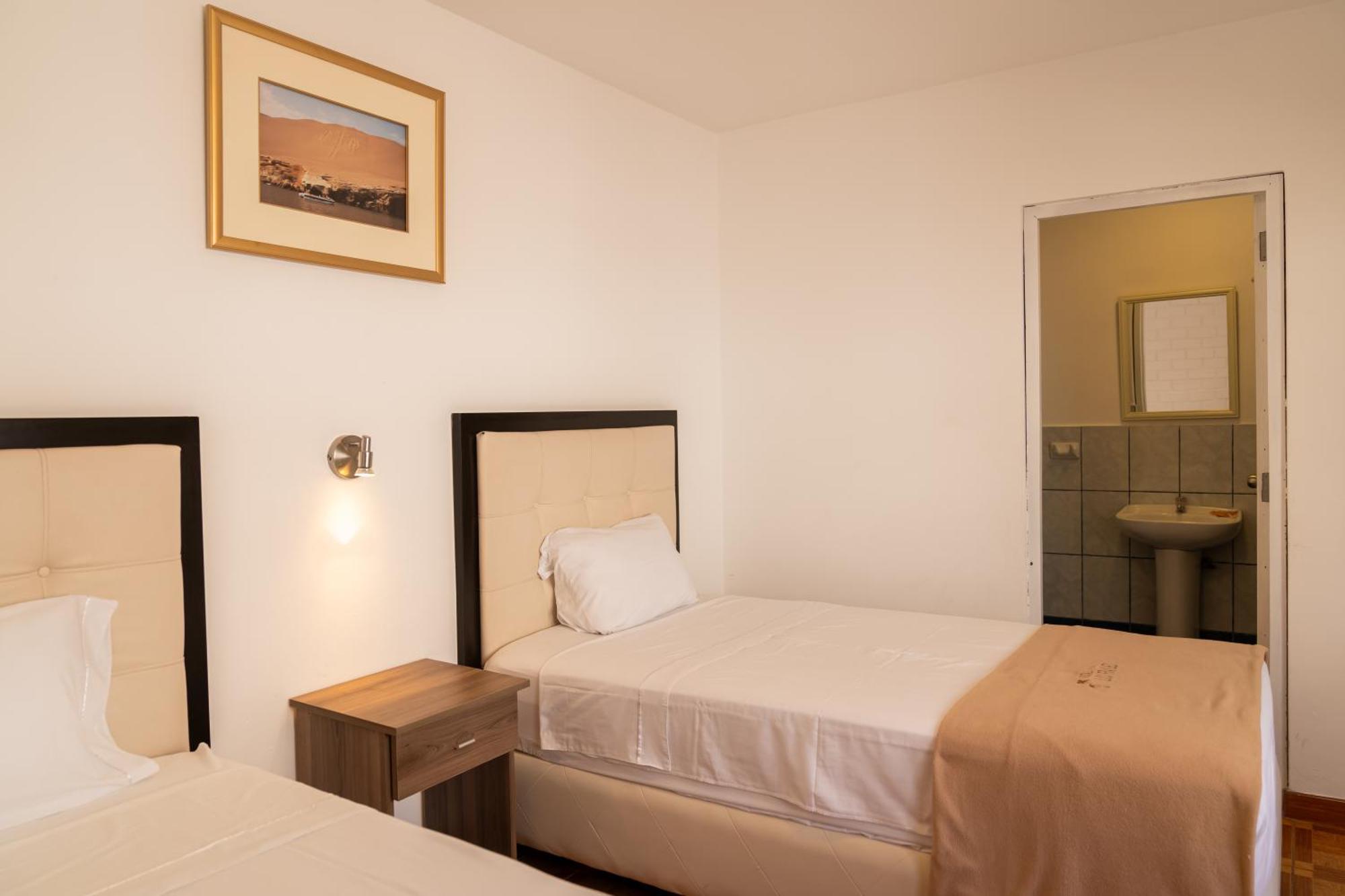 Hostal Los Frayles Paracas Exterior photo